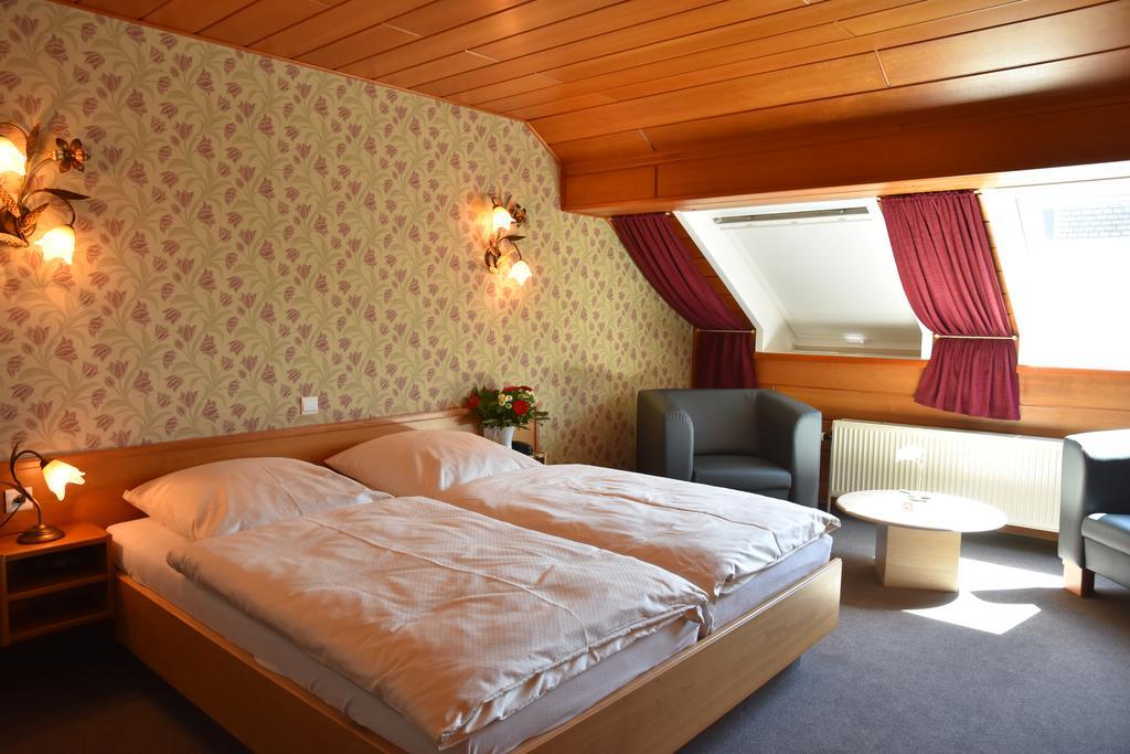 Hotel Haus Tiefenbach Büllingen Eksteriør bilde